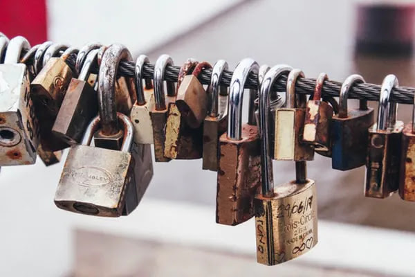 The Pros and Cons of Keyed Alike Padlocks